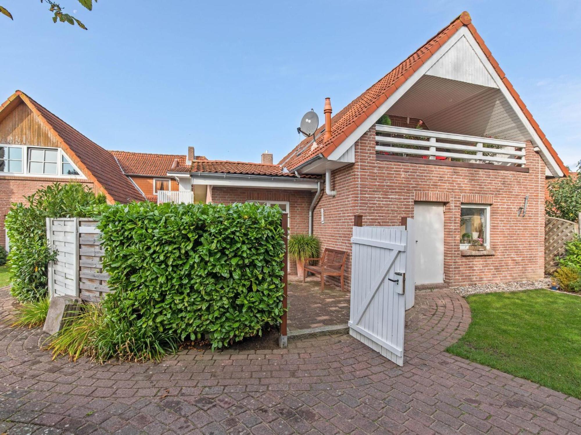 Enticing Holiday Home In Oldenburg With Garden Near Sea Dannau Екстериор снимка