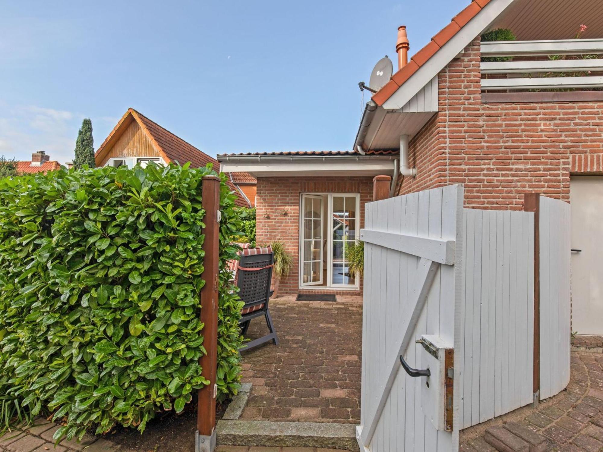 Enticing Holiday Home In Oldenburg With Garden Near Sea Dannau Екстериор снимка