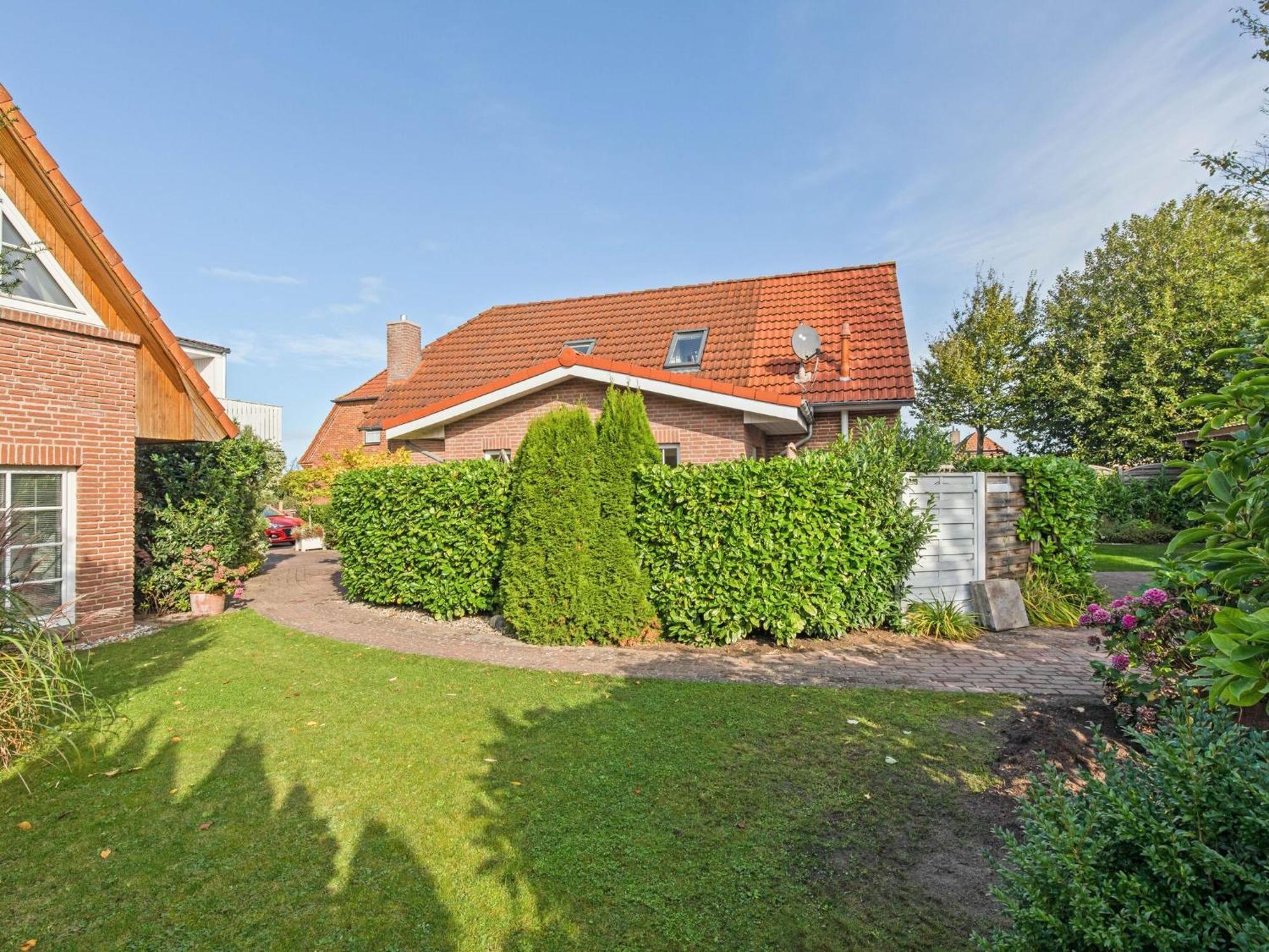 Enticing Holiday Home In Oldenburg With Garden Near Sea Dannau Екстериор снимка